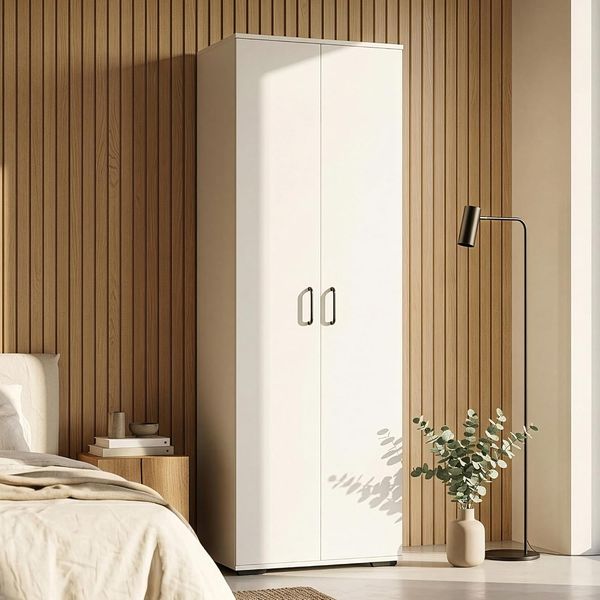 Weisser zweitueriger Garderobenschrank mit vier Ablagefaechern und Kleiderstange, kompakte Schlafzimmer-Garderobe 175 x 60 x 35 cm
